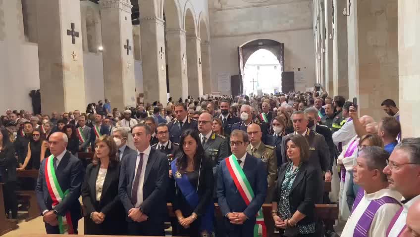 Cosenza I Funerali Di Mons Nol Una Citt Commossa Saluta Il Suo